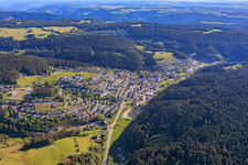 Ortsansicht im Schiltach-Tal aus Süden im Ortsteil Tennenbronn in Schramberg im Bundesland Baden-Württemberg, Deutschland