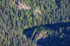 Felsen im Schwarzwald an der L715 im Ortsteil Tennenbronn in Schramberg im Bundesland Baden-Württemberg, Deutschland