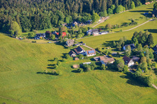 Ortsteil Tischneck aus Süden mit Ferienwohnung im Grünen - Karola Müller und Ferienwohnung im Grünen - Karola Müller in Schramberg im Bundesland Baden-Württemberg, Deutschland