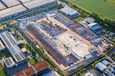 Industriegebiet Landau Ost mit dem Abrissgelände des seit 2005 geschlossenen füheren Standorts Ronal GmbH (früher Alcan Aluminium-Presswerk Pfalz GmbH) in Landau in der Pfalz im Bundesland Rheinland-Pfalz, Deutschland