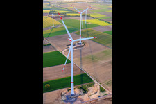 Repowering des Windpark Minfeld. JUWI ersetzt vier Altanlagen (GE 1.5) aus 2004 durch zwei neue, modernen Anlagen vom Typ Vestas V162 mit je sechs MW im Bundesland Rheinland-Pfalz, Deutschland
