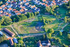 Erschliessung Biotop und Streuobstwiese "Im Bruch" Konzept von Landschaftsarchitekt Kurt Garrecht als innerörtliches Naherholungsgebiet am Klingbachradweg in Herxheim bei Landau im Bundesland Rheinland-Pfalz, Deutschland