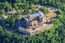 Hambacher Schloss aus Süden im Ortsteil Diedesfeld in Neustadt an der Weinstraße im Bundesland Rheinland-Pfalz, Deutschland