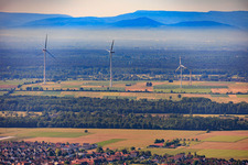 Abriss der vier Altanlagen (GE 1.5) aus 2004 nach Repowering des Windpark Minfeld aus Norden im Bundesland Rheinland-Pfalz, Deutschland
