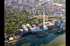 Öl- und Steinkohlelager des GKM am Rhein Grosskraftwerk Mannheim im Ortsteil Neckarau im Bundesland Baden-Württemberg, Deutschland