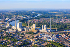 Grosskraftwerk Mannheim am Rheinufer aus Norden im Ortsteil Neckarau im Bundesland Baden-Württemberg, Deutschland