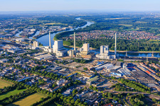 Grosskraftwerk Mannheim am Rheinufer aus Norden im Ortsteil Neckarau im Bundesland Baden-Württemberg, Deutschland