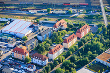 Wohnsiedlungsbauten in der Franz-Grashof-Straße im Ortsteil Neckarau in Mannheim im Bundesland Baden-Württemberg, Deutschland
