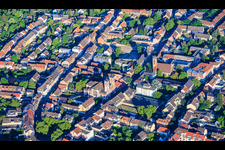 Zentrum zwischen Friedrichstraße und Rheingoldstraße mit St. Jakobus Kirche, Matthäuskirche im Ortsteil Neckarau in Mannheim im Bundesland Baden-Württemberg, Deutschland