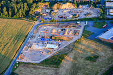 Baugstelle des neuen Campus von X2E für Verwaltungs- und Produktionsgebäude in Rohrbach im Bundesland Rheinland-Pfalz, Deutschland