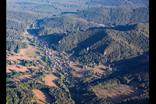 Dorfansicht im Steinbachtal aus Osten in Obersteinbach im Bundesland Bas-Rhin, Frankreich