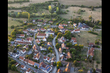 Dorfmitte mit Kriche St. Martin im Ortsteil Medelsheim in Gersheim im Bundesland Saarland, Deutschland