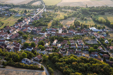 Rimling von Westen am Morgen im Bundesland Moselle, Frankreich