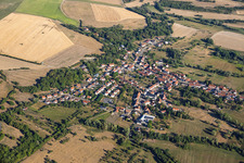 Rimling von Südosten im Bundesland Moselle, Frankreich