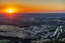 Sonnenuntergang mit Saar und Saarkanal in Zetting im Bundesland Moselle, Frankreich