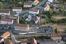 Église Saint Donat und Friedhof in Epping im Bundesland Moselle, Frankreich