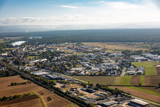 Gewerbegebiet an der B26 mit Bauzentrum Andre + Oestreicher GmbH und Schreinerei & Holzwerkstatt Jens Kattner in Babenhausen im Bundesland Hessen, Deutschland