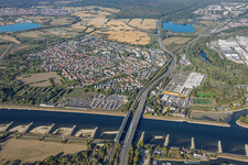 Rheinbrücken Maxau für die B10 und die Regionalbahn bei Niedrigwasser im Ortsteil Knielingen in Karlsruhe im Bundesland Baden-Württemberg, Deutschland