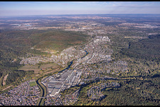 Stadtansicht mit Daimler-Werk aus Südosten in Gaggenau im Bundesland Baden-Württemberg, Deutschland