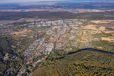 Stadtansicht von Osten in Ettlingen im Bundesland Baden-Württemberg, Deutschland