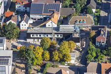 Baustelle des Neubau der VERBANDSGEMEINDE KANDEL für Mensagebäude der Ludwig-Riedinger-Grundschule. zwo/elf Architekten PartmbB Erdbauarbeiten: Gaudier Erd-u. Rückbau GmbH Fensterarbeiten: Trumpf Metallbau GmbH FREIANLAGEN: Bauer.Landschaftsarchitekten HAUSTECHNIK: Bender+Urich GmbH & Co.KG TRAGWERK: Ingenieurbüro Sikora Fassadenarbeiten: AS-Fassaden GmbH Rohbauarbeiten:Wünschel BAU GmbH Elektroarbeiten: Wieland & Schultz GmbH RLP-Ministerium für Bildung, Wissenschaft, Weiterbildung und Kultur in Kandel im Bundesland Rheinland-Pfalz, Deutschland