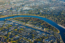 Parkinsel / Stadtpark zwischen Luitpoldhafen und Rheinufer im Ortsteil Süd in Ludwigshafen im Bundesland Rheinland-Pfalz, Deutschland