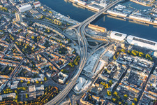 Baustelle zum Abriss der Hochstraße Nord (B44) für die geplanten Helmut-Kohl-Allee und Auffahrt zur gesperrten Kurt-Schumacher-Brücke nach Sprengung des Würfelbunkers und Abriss des Rathaus-Centers im Ortsteil Mitte in Ludwigshafen im Bundesland Rheinland-Pfalz, Deutschland