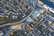 Baustelle zum Abriss der Hochstraße Nord (B44) für die geplanten Helmut-Kohl-Allee und Auffahrt zur gesperrten Kurt-Schumacher-Brücke nach Sprengung des Würfelbunkers und Abriss des Rathaus-Centers im Ortsteil Mitte in Ludwigshafen im Bundesland Rheinland-Pfalz, Deutschland