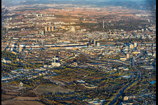 Verlauf der A650 zur abzureissenden Hochstraße Nord (B44) für die geplanten Helmut-Kohl-Allee und Renovierten Hochstraße Süd (B37) über den Hbf nach Abriss des Rathaus-Centers im Ortsteil Mitte in Ludwigshafen im Bundesland Rheinland-Pfalz, Deutschland