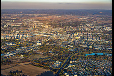 Stadtansicht aus Westen im Ortsteil West in Ludwigshafen im Bundesland Rheinland-Pfalz, Deutschland