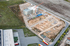 Baustelle für das neue Campus von X2E für Verwaltungs- und Produktionsgebäude in Rohrbach im Bundesland Rheinland-Pfalz, Deutschland