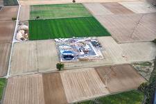 Baustelle des zweiten Bohrplatz Rig V10 - Vercana auf dem Trappelberg des Lionheart-Projekts der Vulcan Energy für die zukünftige klimaneutrale Wärmeversorgung der Stadt Landau sowie Lithiumextraktion und Stromproduktion durch ORC-Anlage in Rohrbach im Bundesland Rheinland-Pfalz, Deutschland