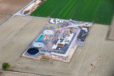 Baustelle des zweiten Bohrplatz Rig V10 - Vercana auf dem Trappelberg des Lionheart-Projekts der Vulcan Energy für die zukünftige klimaneutrale Wärmeversorgung der Stadt Landau sowie Lithiumextraktion und Stromproduktion durch ORC-Anlage in Rohrbach im Bundesland Rheinland-Pfalz, Deutschland