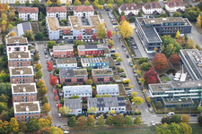 Moderene Mehrfamilienhaussiedlung zwischen Willy-Brandt-Straße und Heinrich.Magnani-Straße in Ettlingen im Bundesland Baden-Württemberg, Deutschland