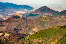 Burg Trifels von Westen in Annweiler am Trifels im Bundesland Rheinland-Pfalz, Deutschland