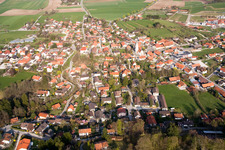 Dorf - Ansicht im Ortsteil Erling in Andechs im Bundesland Bayern, Deutschland