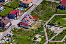 Am Höhenweg in Kandel im Bundesland Rheinland-Pfalz, Deutschland aus der Drohnenperspektive