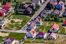 Am Höhenweg in Kandel im Bundesland Rheinland-Pfalz, Deutschland von der Drohne aus gesehen