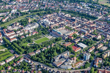 Schloßpark von Nordwesten in Rastatt im Bundesland Baden-Württemberg, Deutschland