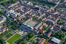 Innenstadt mit Schloß in Rastatt im Bundesland Baden-Württemberg, Deutschland