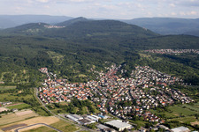 Luftaufnahme von Ortsteil Haueneberstein in Baden-Baden im Bundesland Baden-Württemberg, Deutschland
