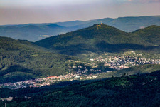 Baden-Baden von Südwesten im Bundesland Baden-Württemberg, Deutschland