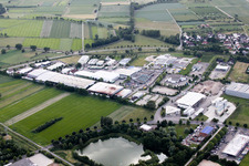 Gewerbegebiet und Firmenansiedlung der GMT Gummi-Metall-Technik GmbH im Ortsteil Vimbuch in Bühl im Bundesland Baden-Württemberg, Deutschland