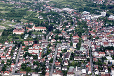 Ortsansicht der Straßen und Häuser der Wohngebiete in Bühl im Bundesland Baden-Württemberg, Deutschland