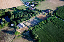 Dollon im Bundesland Sarthe, Frankreich aus der Luft
