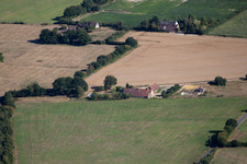 Semur-en-Vallon im Bundesland Sarthe, Frankreich aus der Vogelperspektive