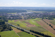 Saalbachkanal im Ortsteil Graben in Graben-Neudorf im Bundesland Baden-Württemberg, Deutschland
