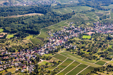 Ortsansicht zwischen Weinbergen im Ortsteil Rammersweier in Offenburg im Ortsteil Weierbach im Bundesland Baden-Württemberg, Deutschland