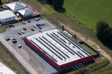 Schrägluftbild von Bienwald Fitness World im Ortsteil Minderslachen in Kandel im Bundesland Rheinland-Pfalz, Deutschland