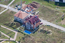 Am Höhenweg in Kandel im Bundesland Rheinland-Pfalz, Deutschland von einer Drohne aus
